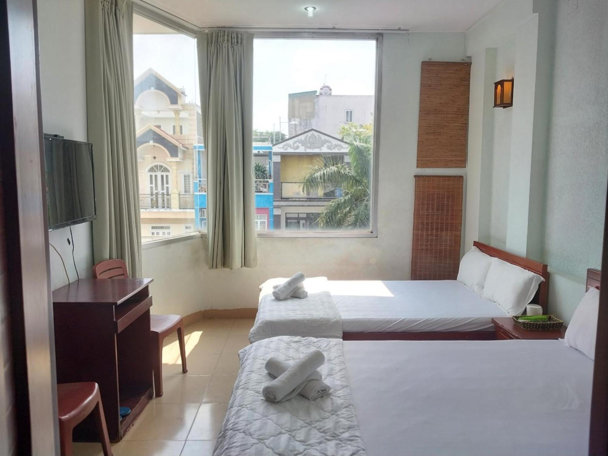 Khach San Mai Hoang 2 Hotel Хошимин Екстериор снимка